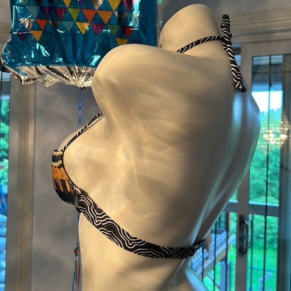 🎀 Andrea Iyamah bikini top small looks new swim wear - Picture 7 of 8